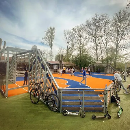 Apartamento Beachhouse Veluwemeer Mit Grossem Garten In Strandnaehe