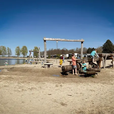 Beachhouse Veluwemeer Mit Grossem Garten In Strandnaehe