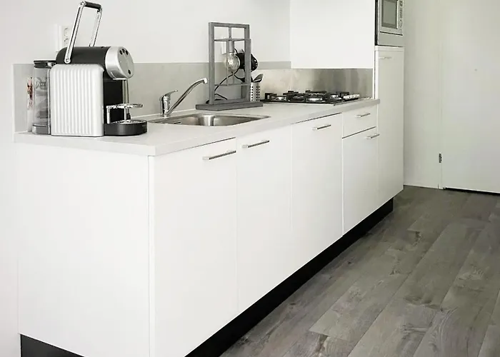 Beachhouse Veluwemeer Mit Grossem Garten In Strandnaehe