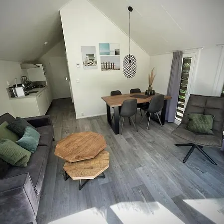 Beachhouse Veluwemeer Mit Grossem Garten In Strandnaehe Apartment