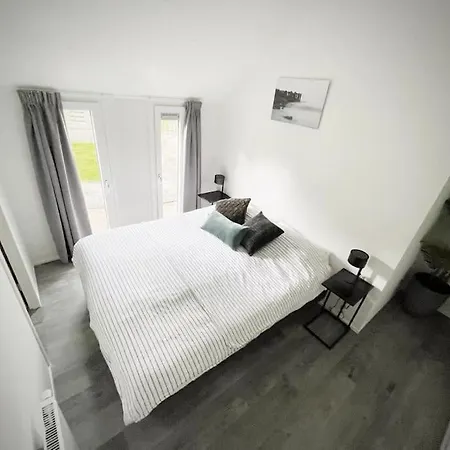 Beachhouse Veluwemeer Mit Grossem Garten In Strandnaehe