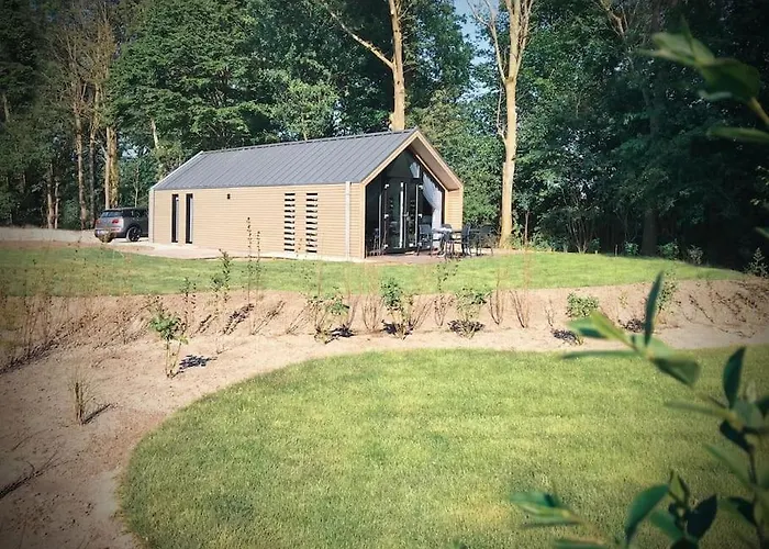 Beachhouse Veluwemeer Mit Grossem Garten In Strandnaehe フルスホルスト