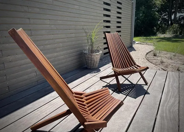 Beachhouse Veluwemeer Mit Grossem Garten In Strandnaehe フルスホルスト